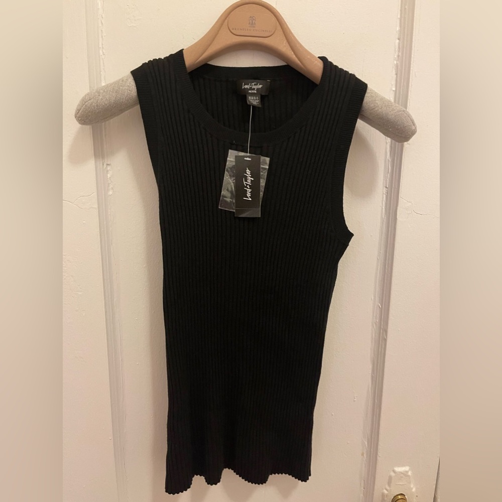 LORD & TAYLOR Knitted tank top in black color